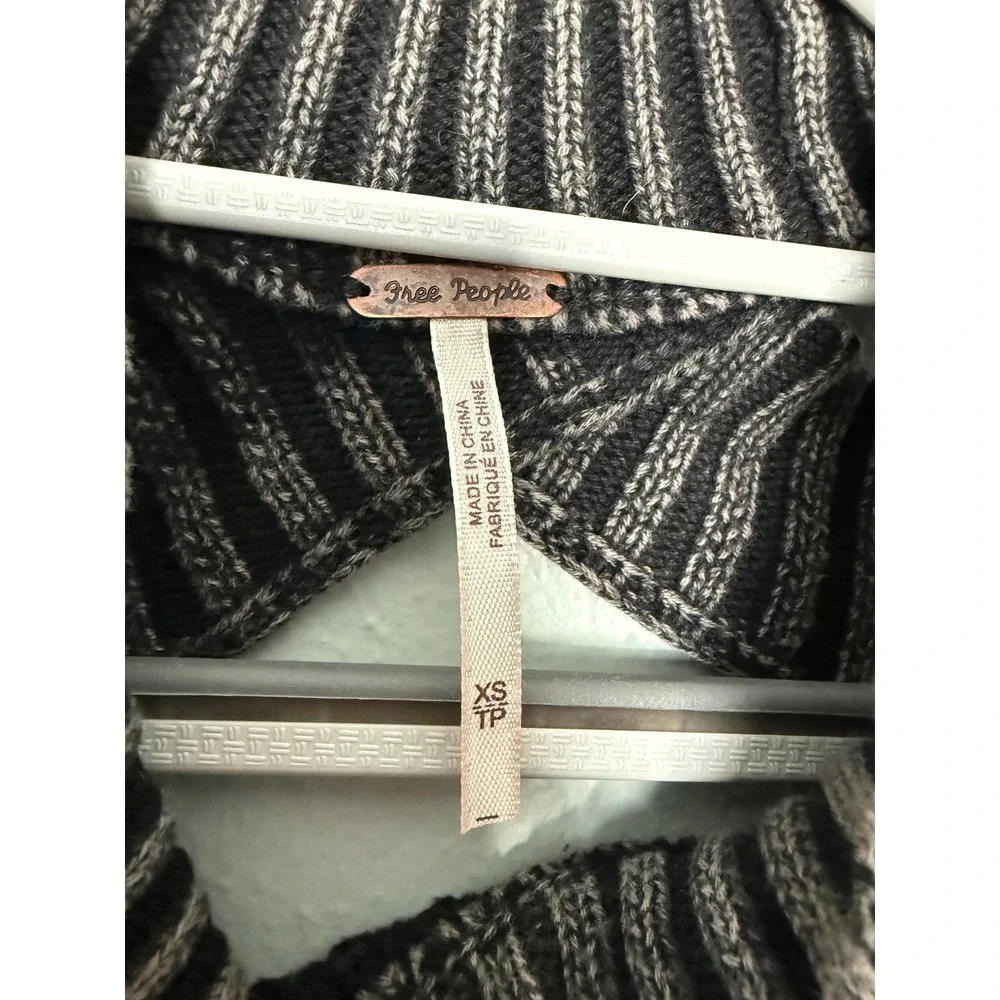 Free People Half‎ Moon Bay Pullover Knit Sweater Cold Off The Shoulder